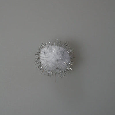 Pom pon met plakker wit