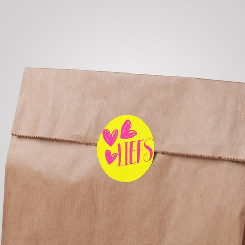 Sticker "liefs" met hartjes